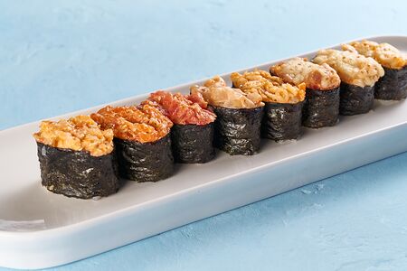 Запеченные суши с крабом