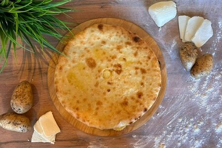 Пирог с картошкой и сыром большой