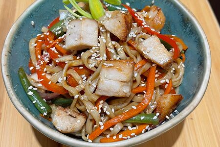 Вок с курицей и овощами