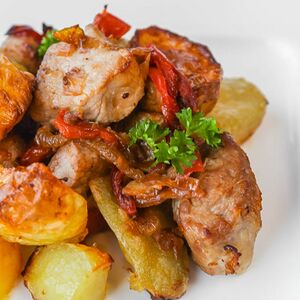 Картофель, тушенный с мясом и овощами