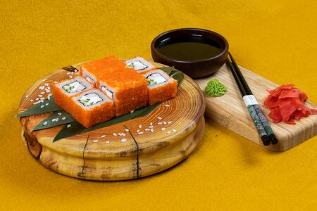 Ролл Калифорния с креветкой