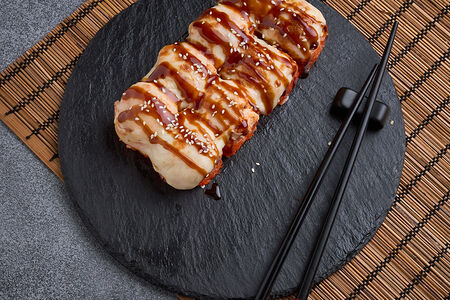 Ролл Эби чиз с лососем