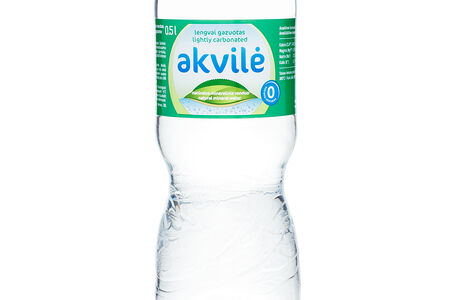 Вода минеральная природная питьевая столовая газированная Akvile