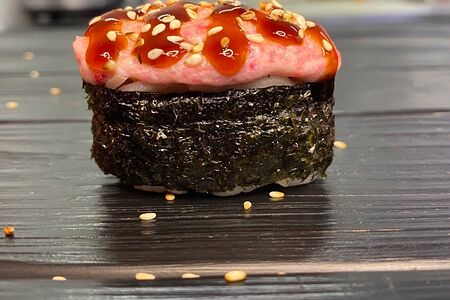 Гункан запеченный с крабовым мясом