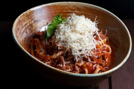 Паста болоньезе с печёным баклажаном