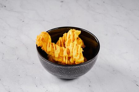 Стрипсы из цыпленка с соусом