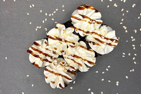 Маки с сыром