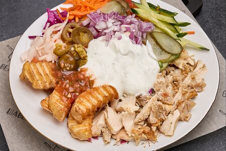 Шаверма на тарелке Халяль