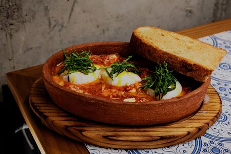Шакшука Четыре сыра с яйцом пашот