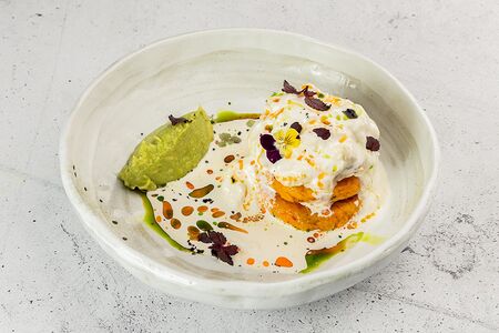 Хашбаун из батата с авокадо и сыром страчателла