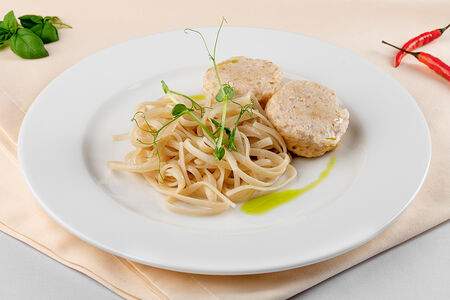 Котлетки из индейки со спагетти