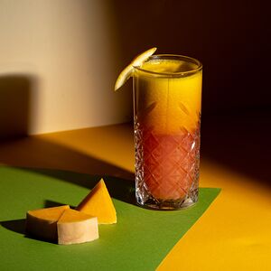 Сок свежевыжатый Апельсин, морковь и корица