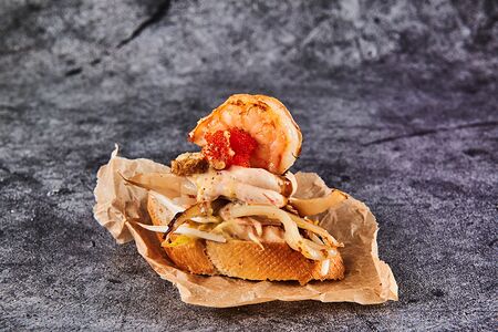 Тапас с креветкой и кальмаром