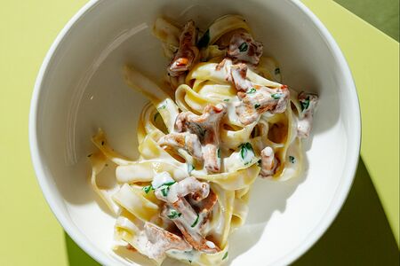 Тальятелле с лисичками и кокосовым молоком