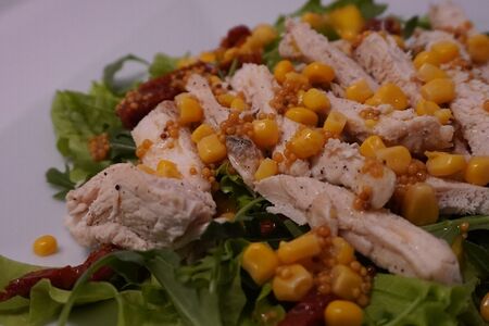 Салат с курочкой и манго