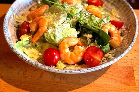 Салат Цезарь с цыпленком