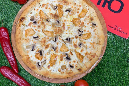 Пицца грибной жюльен с курицей