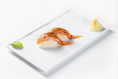 Суши в огне с лососем