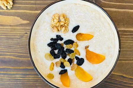 Каша овсяная с сухофруктами