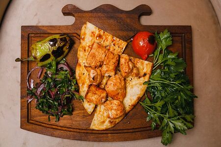 Курица барбекю (Tavuk Izgara)