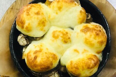 Шампиньоны с сыром