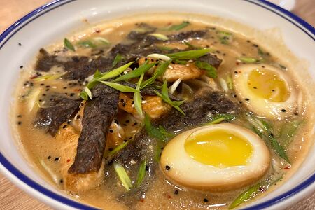 Рамен с курицей и кокосовым молоком