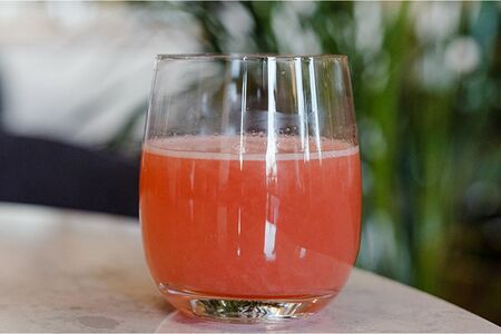 Свежевыжатый грейпфрутовый сок