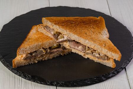 Сэндвич с ростбифом