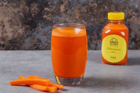 Свежевыжатый морковный сок