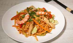 Wok острый Чикен шримп