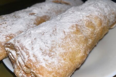 Слойка с малиной