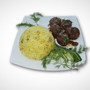 Смешанный рис с шариком говядины