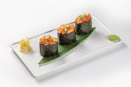 Тартар из лосося в японском стиле