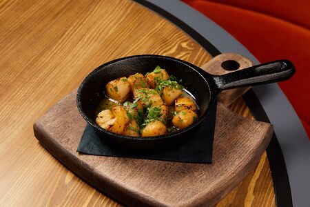 Гребешок с чесноком