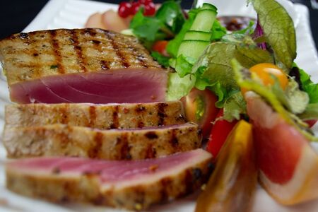 Стейк из тунца