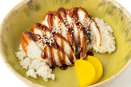 Угорь на рисе