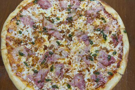 С беконом, пармезаном и карамелизированным луком