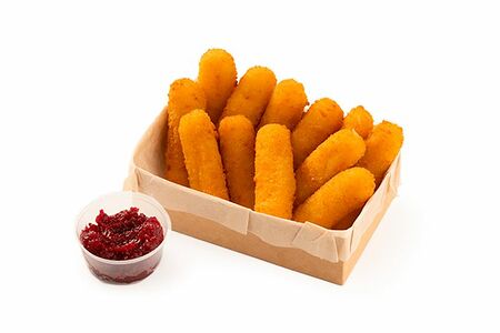 Сырные палочки с клюквенным соусом