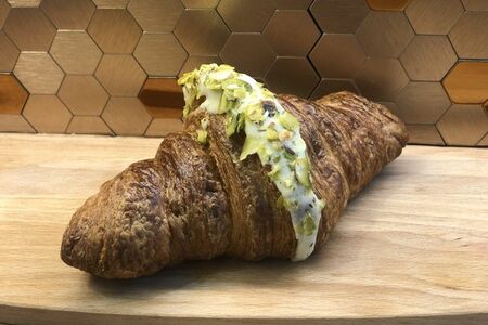 Круассан фисташковый