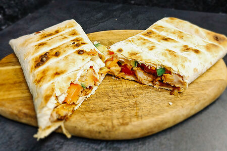 Шаверма на углях с курицей большая