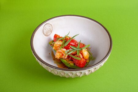 Авокадо гриль с креветкой