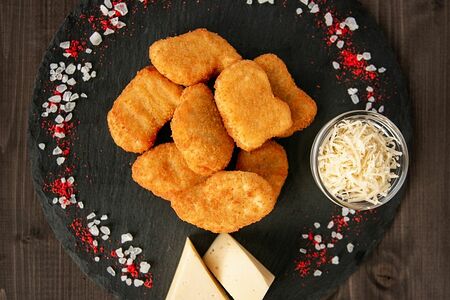 Куриные наггетсы с сыром