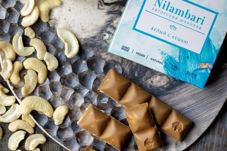 Шоколад белый с кешью Nilambari