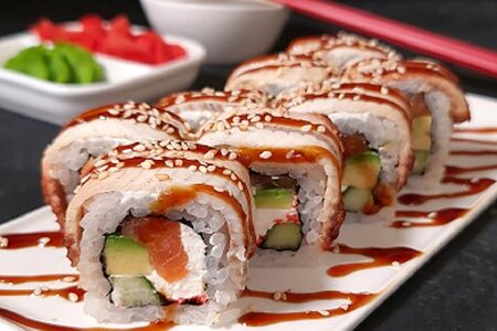 Ролл Канада с угрем и лососем