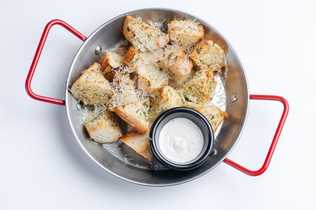 Чесночный хлеб с сыром