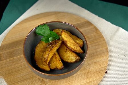 Жареные картофельные дольки