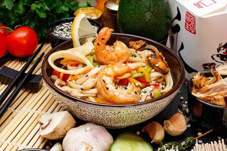 Удон с морепродуктами