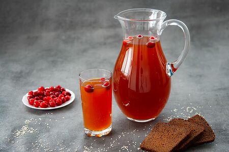 Квас с клюквой