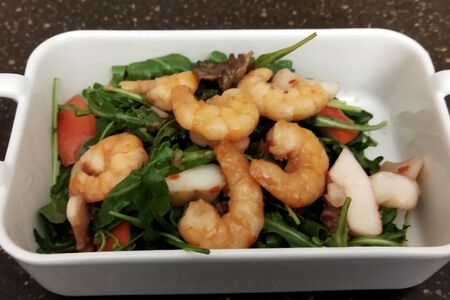 Салат с морепродуктами