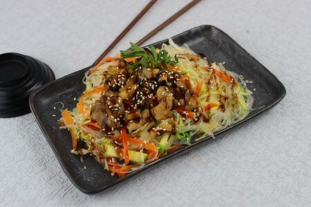 Фунчоза с морепродуктами соусом устричный